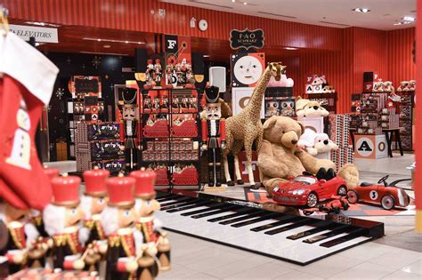 fao schwarz store.